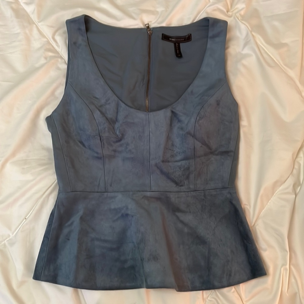 BCBG blue teal sleeveless top, size xs, brand new.